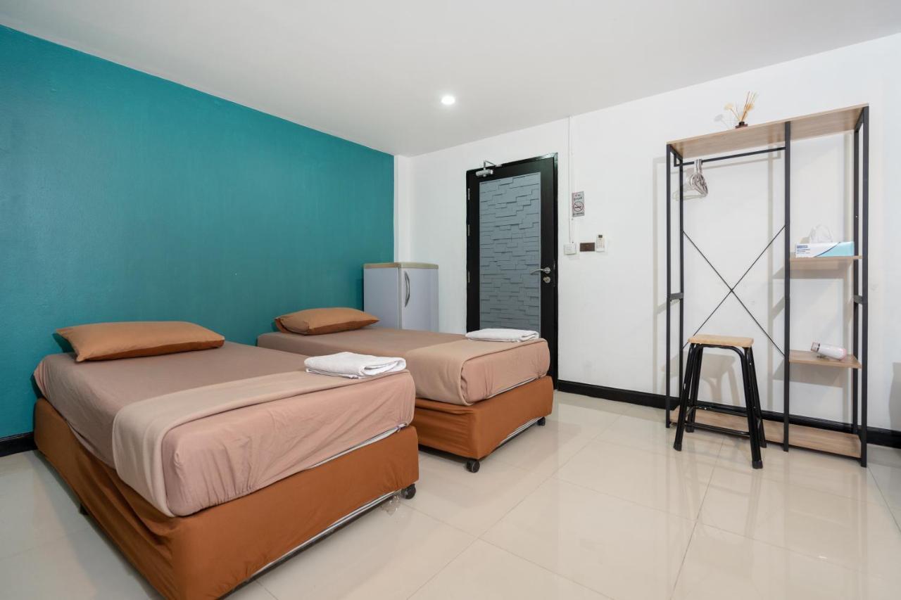 Black Pantera Hostel Patong Buitenkant foto