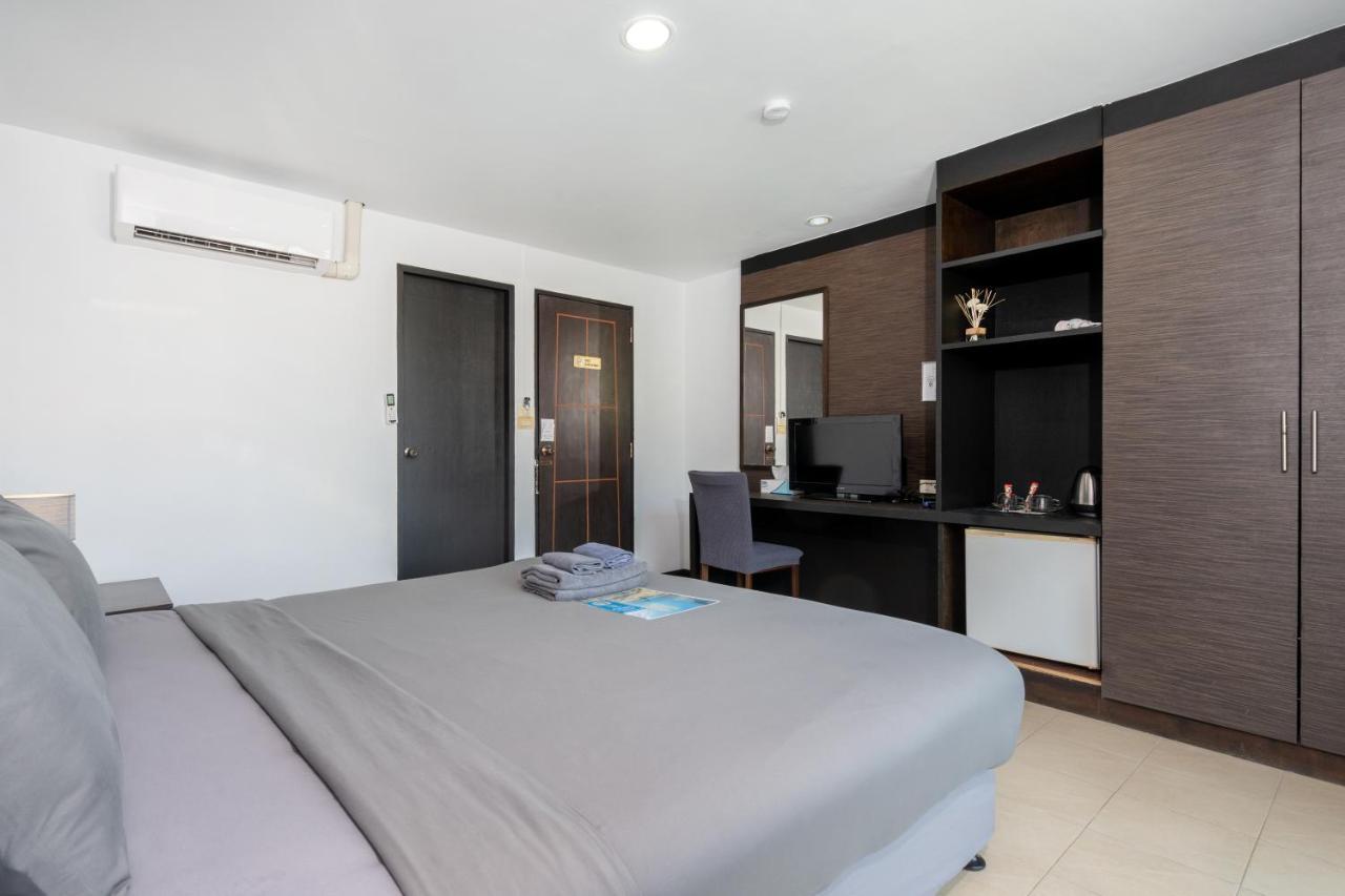 Black Pantera Hostel Patong Buitenkant foto
