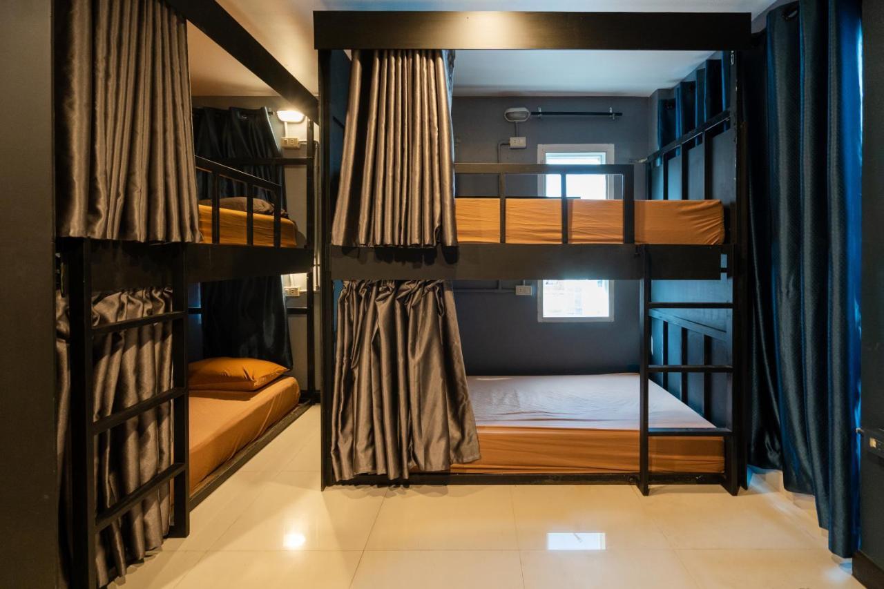 Black Pantera Hostel Patong Buitenkant foto