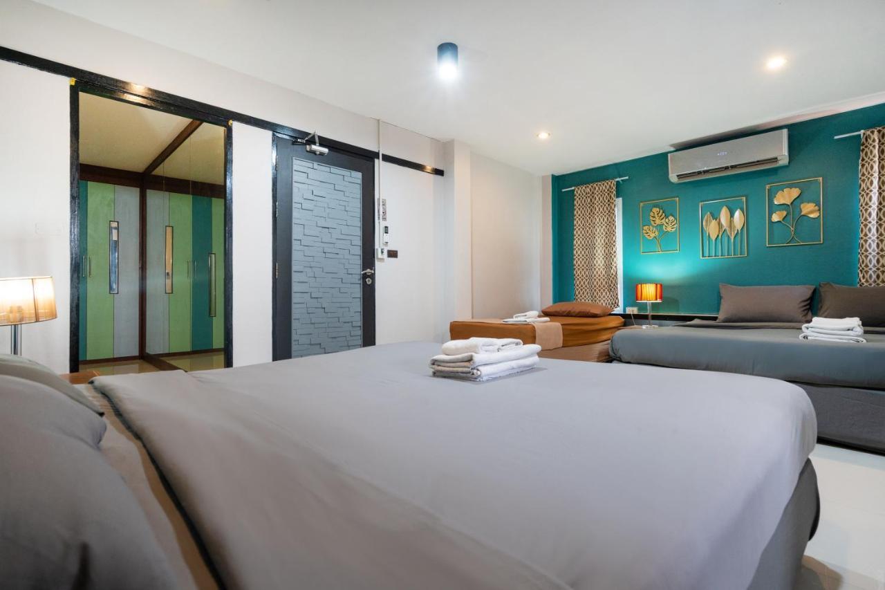 Black Pantera Hostel Patong Buitenkant foto